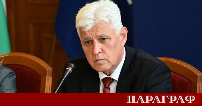 Министърът на отбраната Димитър Стоянов заминава за Брюксел Белгия Той
