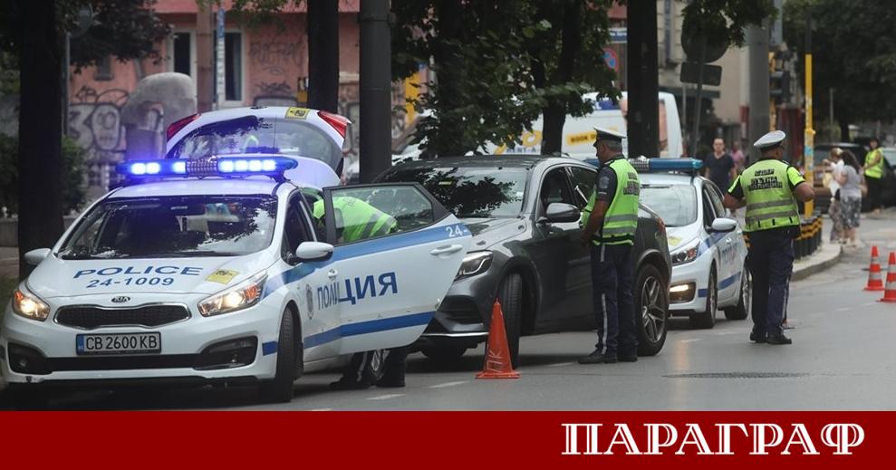 Над 61 хиляди държавни служители и 70 хиляди полицаи и