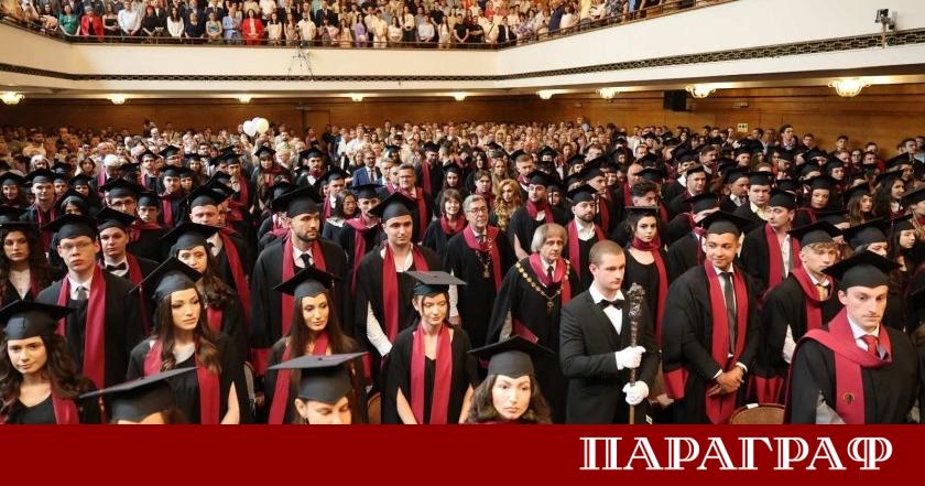 Общо 293 млади юристи от Юридическия факултет на Софийския университет