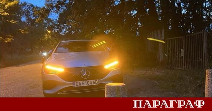 Мерцедес паркиран в самото сърце на Борисовата градина предизвика вълна