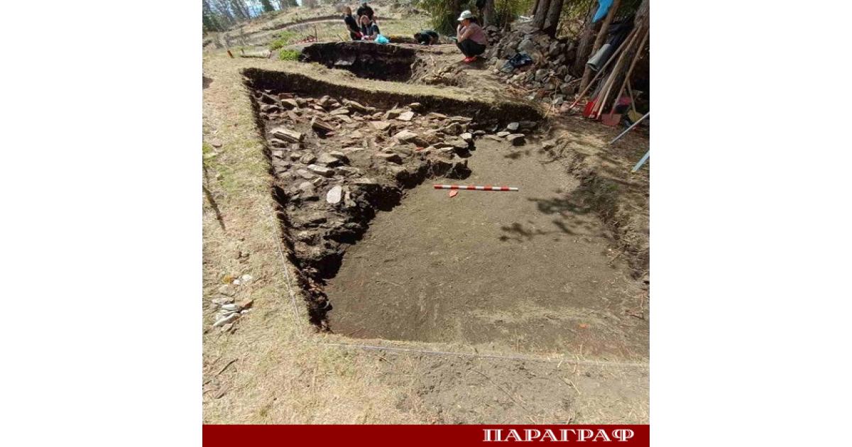 Археолози от Регионалния исторически музей Стою Шишков в Смолян разкриха