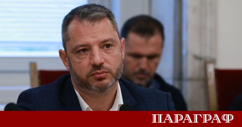 Делян Добрев подаде официално заявление за прекратяване на своите правомощия