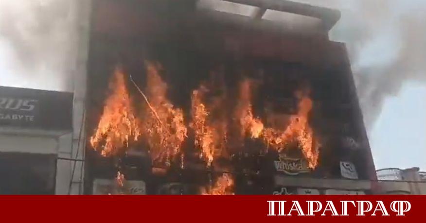 Тежка трагедия разтърси северния индийски град Лакнау Най малко 15
