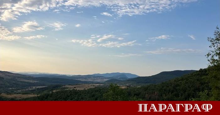 Денят 23 юни започва с предимно слънчево и топло време