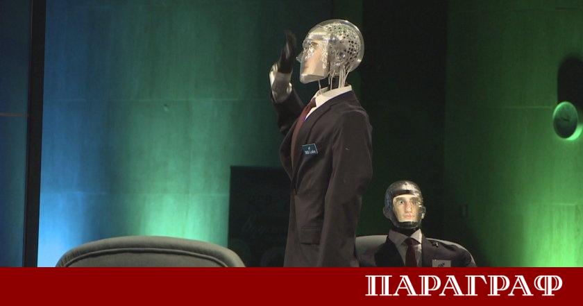 Роботът Робърт откри престижния форум Webit 2026 в София тази