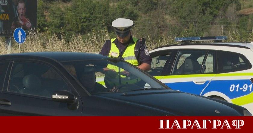 Мащабна схема за разпространение на фалшиви гръцки шофьорски книжки действа