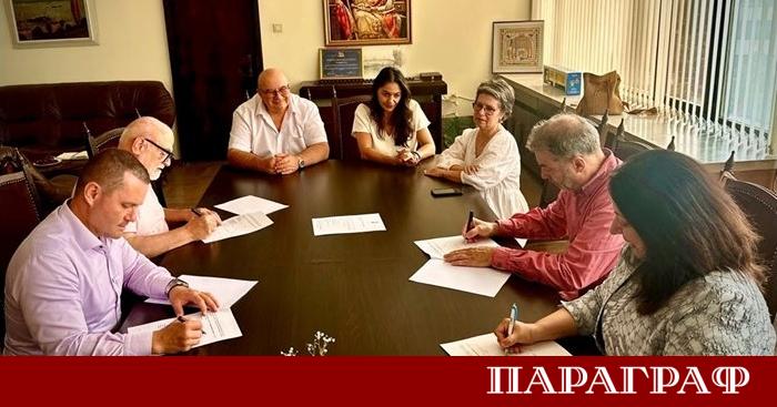 Кметът на Община Русе Пенчо Милков и ключови експерти поставиха