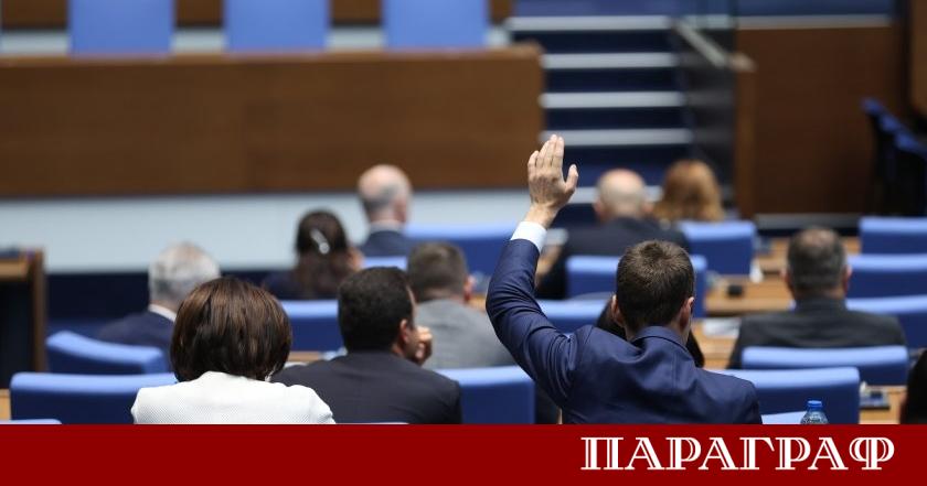 Регионалният министър Иван Шишков застана пред депутатите за да даде