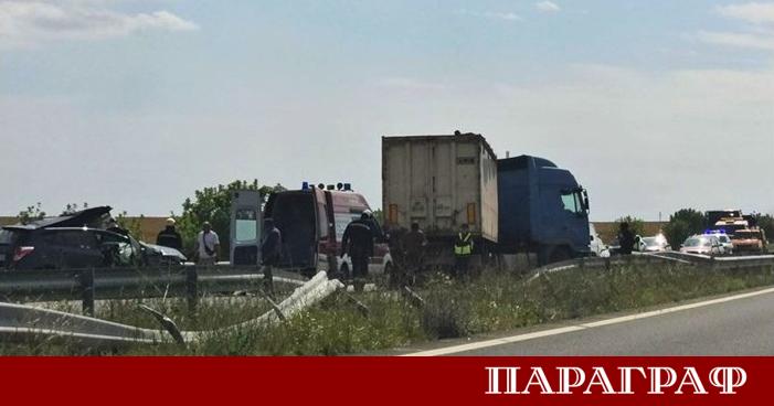 Тежка катастрофа на автомагистрала Тракия отне живота на трима души