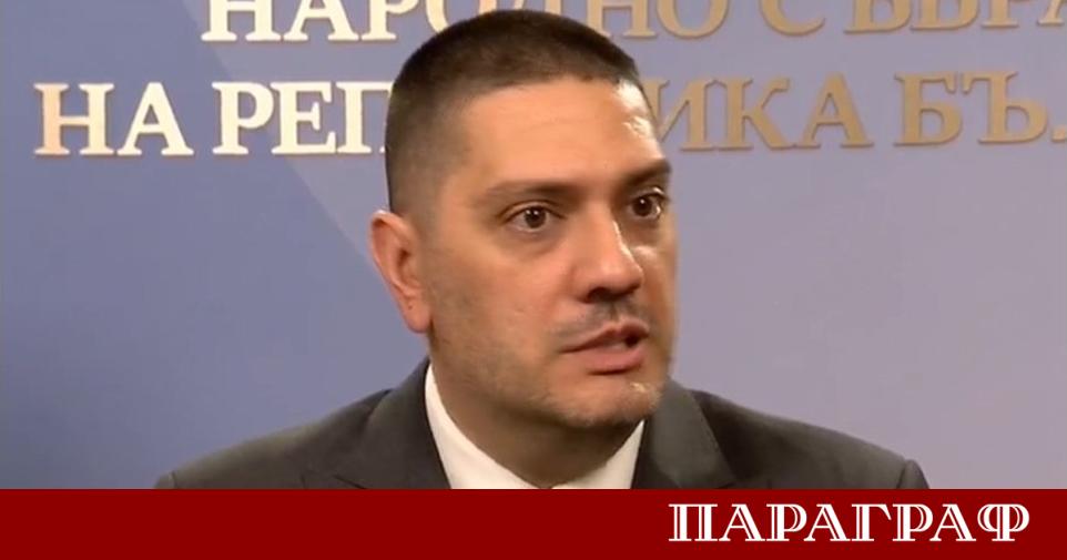 Народните представители почетоха паметта на двете деца загинали при тежка