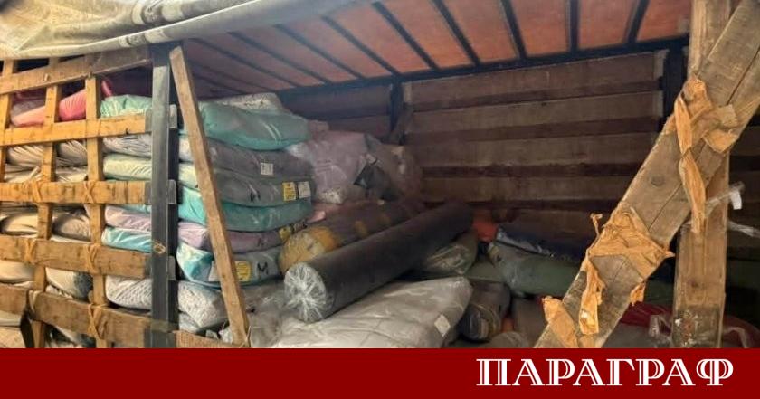 Митническите служители от отдел Митническо разузнаване и разследване към ТД
