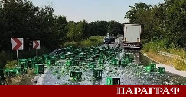 Множество каси с бира се разпиляха по двете платна на