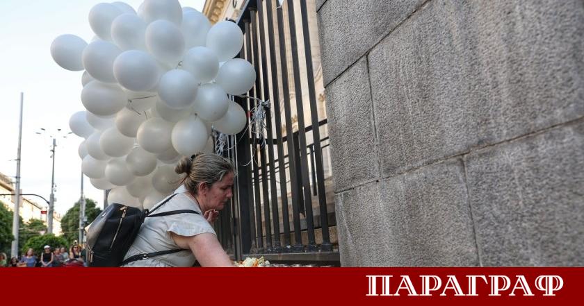 България потъна в скръб и гняв по време на националните