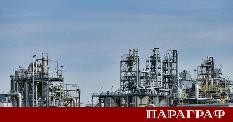 Масирана атака с украински безпилотни апарати предизвика пожари в няколко
