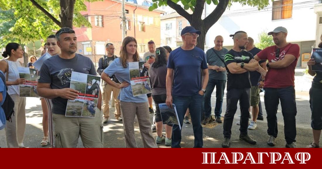Представители на Българското дружество за защита на птиците БДЗП и