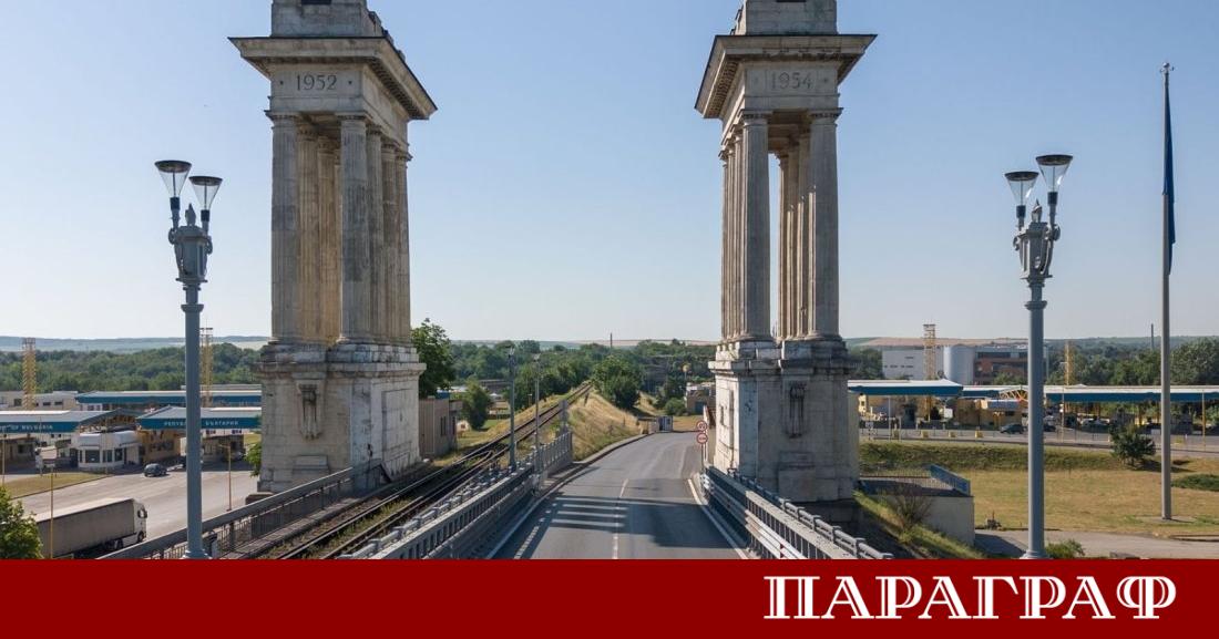 Двупосочното движение по ремонтираното пътно платно на Дунав мост при