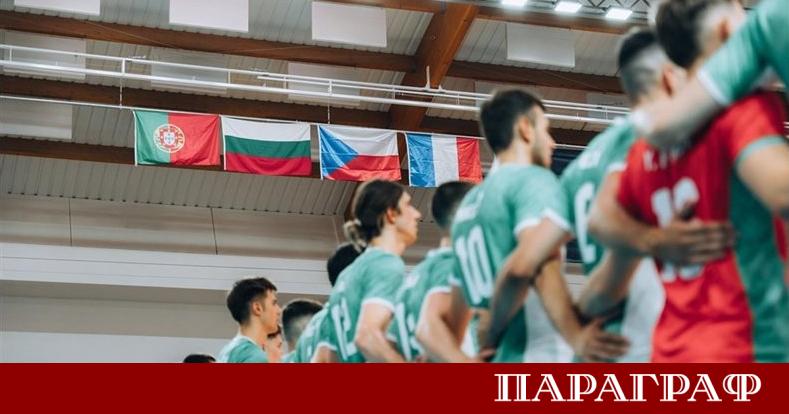 Националният отбор на България за волейболисти под 22 години претърпя