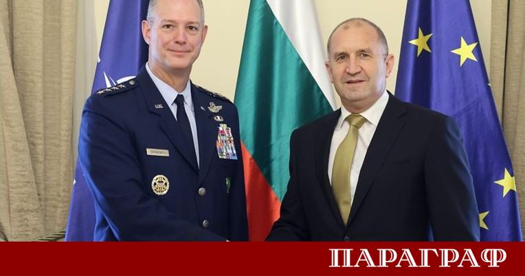 Премиерът Румен Радев обсъди рисковете пред сигурността с върховния главнокомандващ