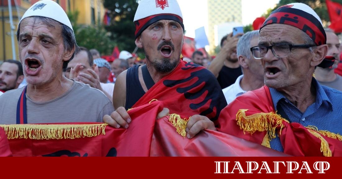 Вълна от мащабни протести залива албанската столица Тирана през последните