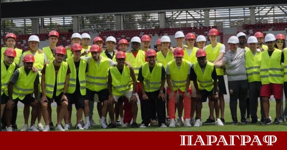 Футболистите и спортно техническият щаб на ЦСКА направиха специално посещение