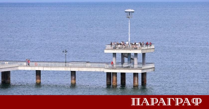 Младежи масово пренебрегват забраната за скачане от емблематичния Мост в