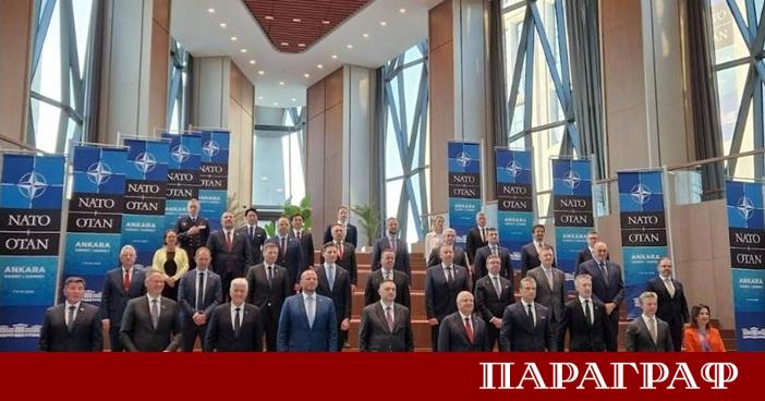 Министърът на отбраната Димитър Стоянов участва в работна вечеря с