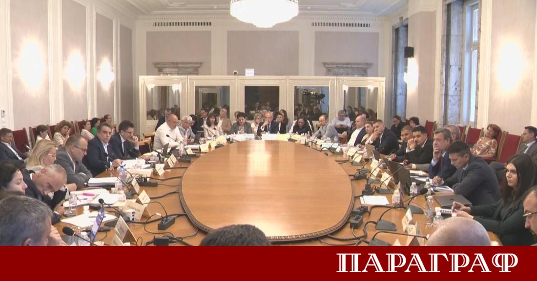 Народното събрание на Република България продължава активната си дейност по