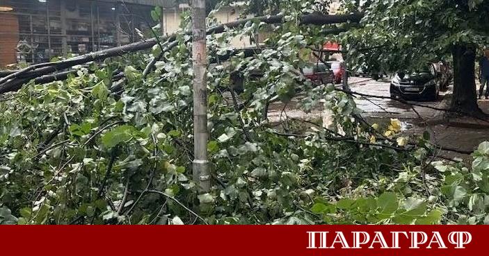 Стара Загора бе връхлетяна от мощна буря и интензивни валежи