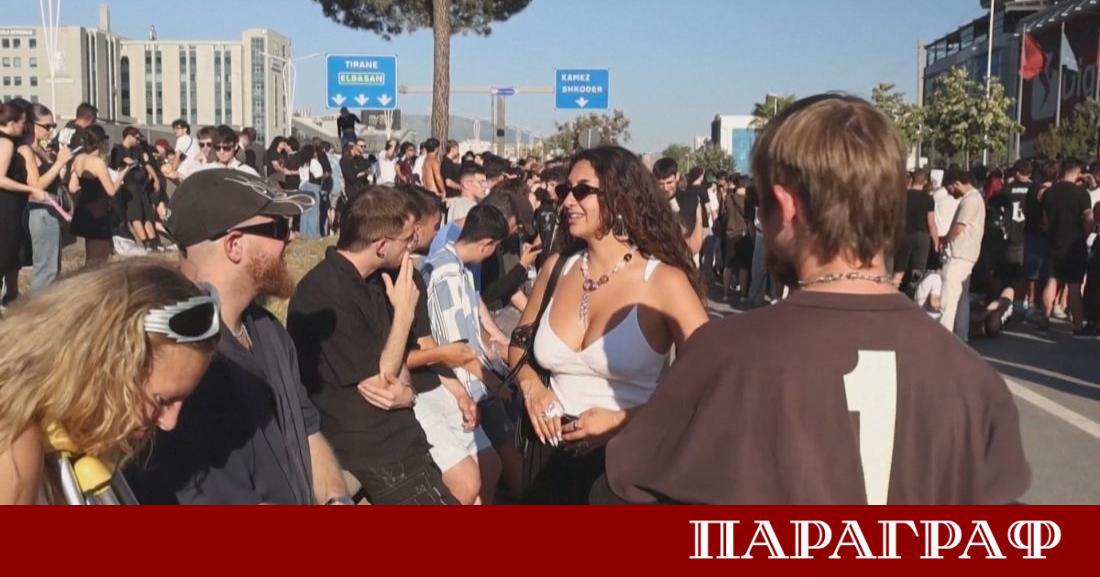 Американският рапър Кание Уест известен като Йе изнася мащабен концерт