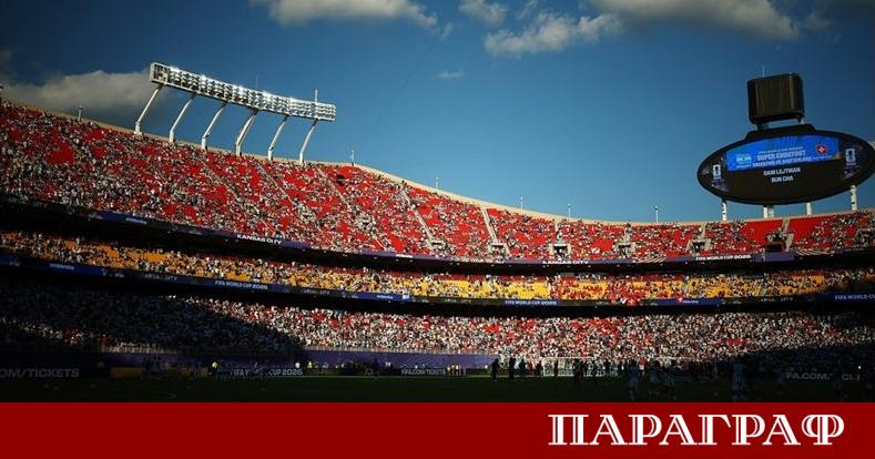 Бившият аржентински национал Серхио Агуеро отново попадна под светлините на