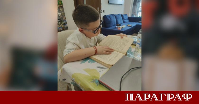 Бъдещият второкласник Никола Филев от варненското училище Св Св Кирил