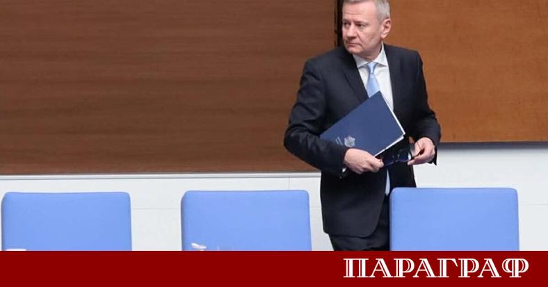 Министърът на културата Евтим Милошев защити официално назначението на Ия
