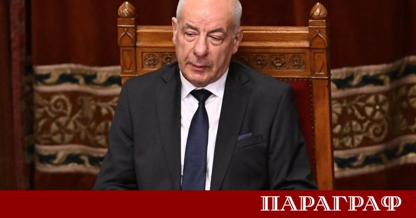 Унгарският президент Тамаш Шуйок официално прекратява своя мандат утре Това