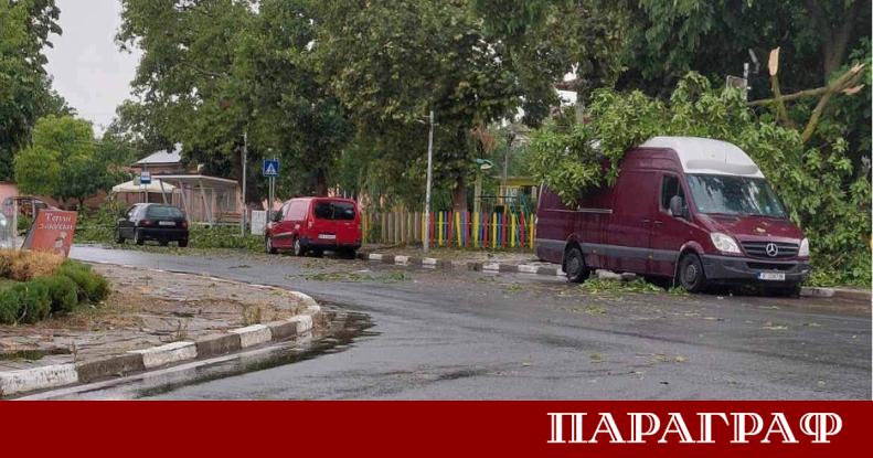 Мощна гръмотевична буря премина през област Ямбол през последните часове