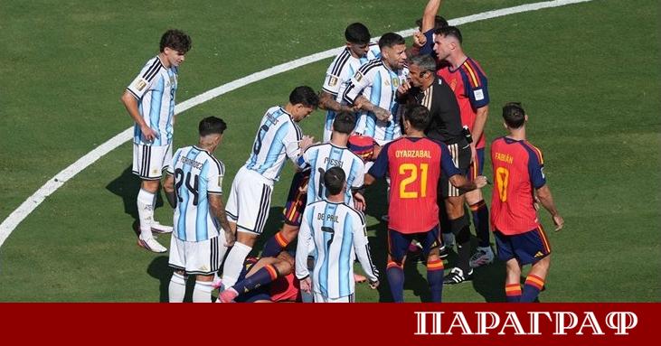 Помощник треньорът на националния отбор на Аржентина Роберто Аяла се