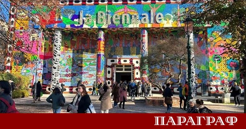 Венецианското биенале се намира в центъра на голям международен скандал