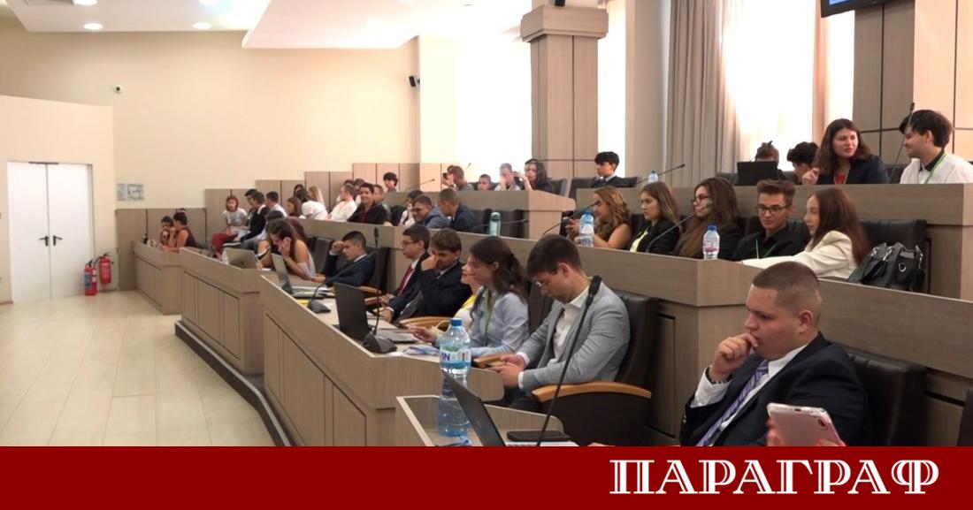 Младите хора в Бургас демонстрираха висока политическа култура по време