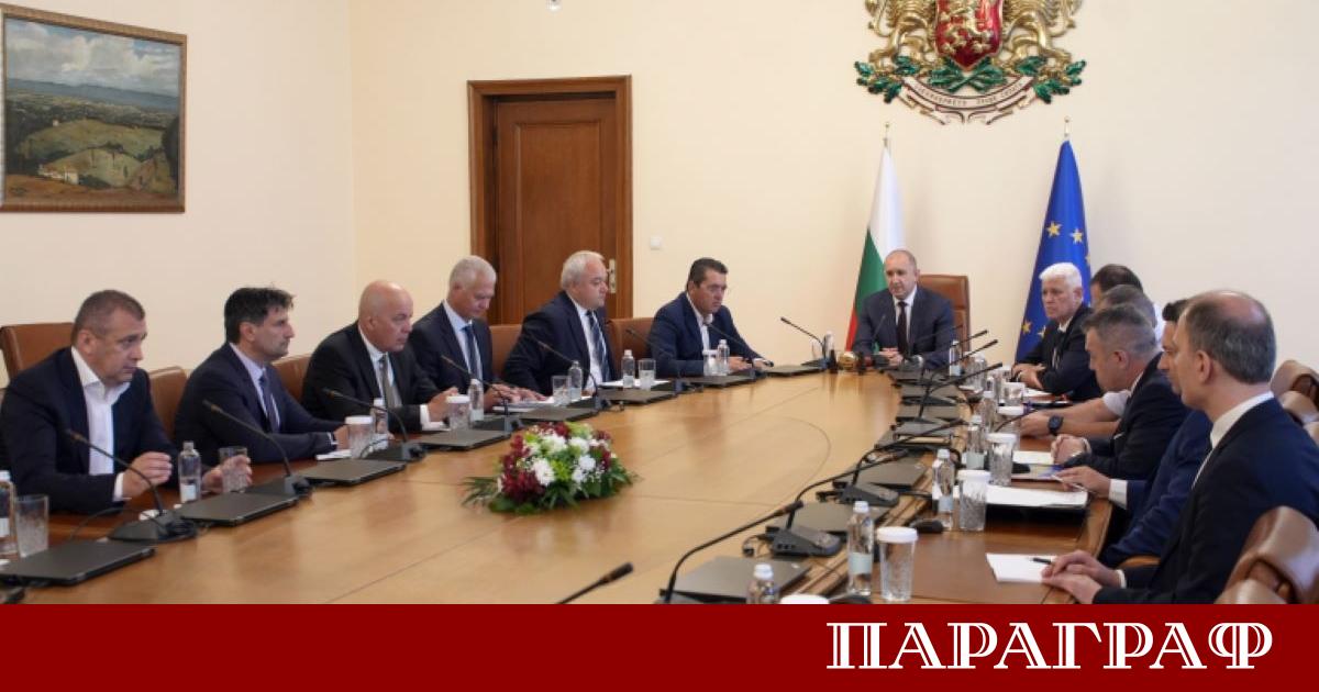 Премиерът Румен Радев проведе стратегическа работна среща в сградата на